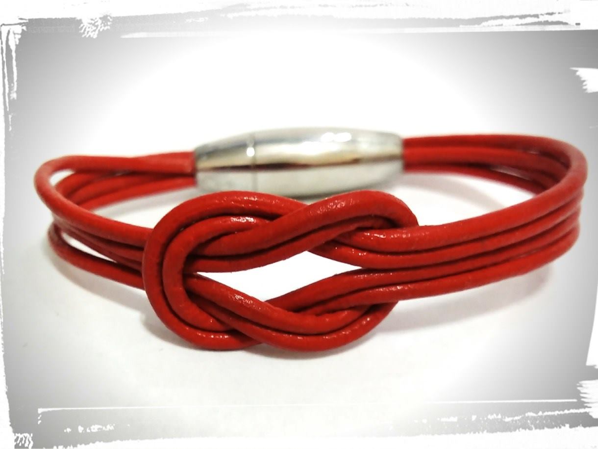 Pulsera cuero nudo rojo